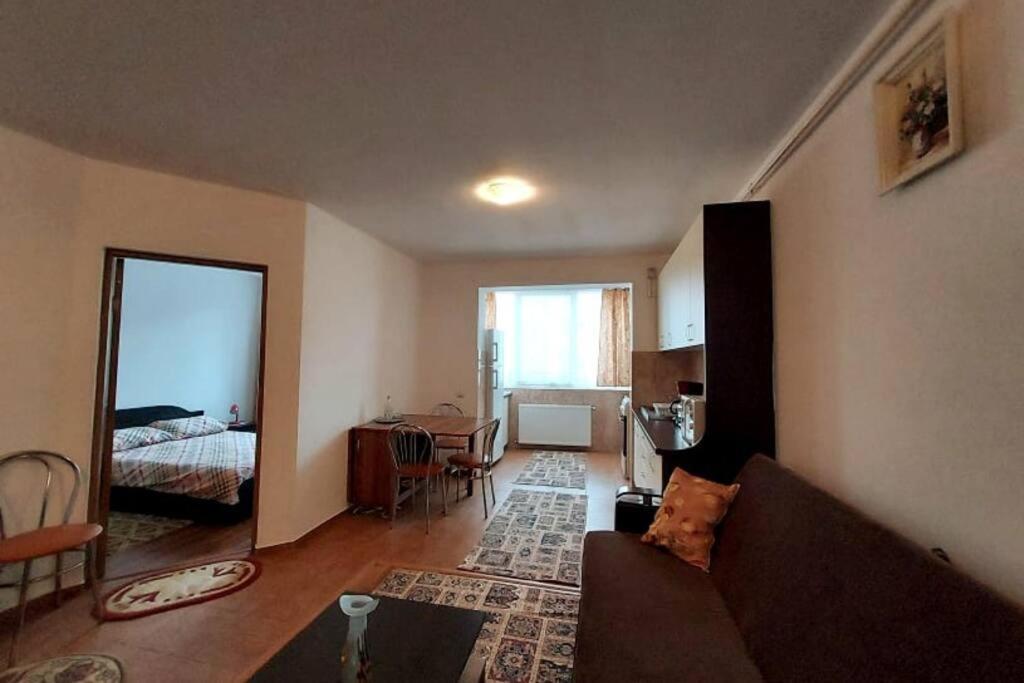 Spacious Flat, With Free Parking & Air Conditioning Floreşti Eksteriør bilde